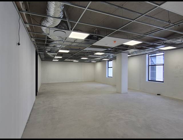 178M² OFFICE TO LET IN GLENADRIENNE EAST